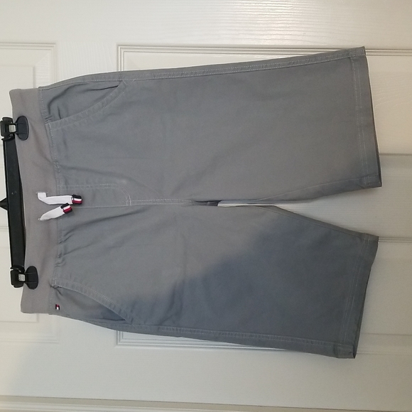 New Tommy Hilfiger Shorts - Picture 1 of 7